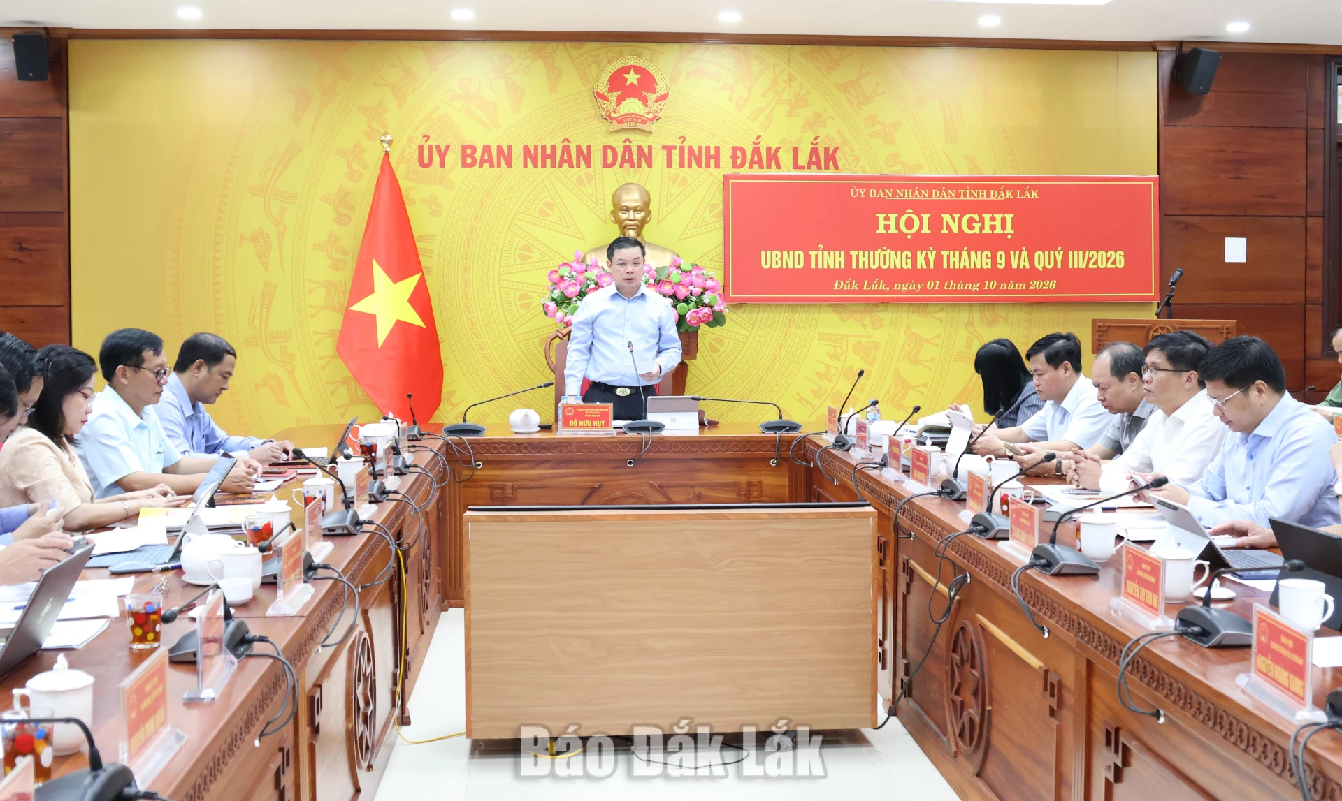 Lãnh đạo tỉnh Đắk Lắk cũng các sở, ngành tại hội nghị.