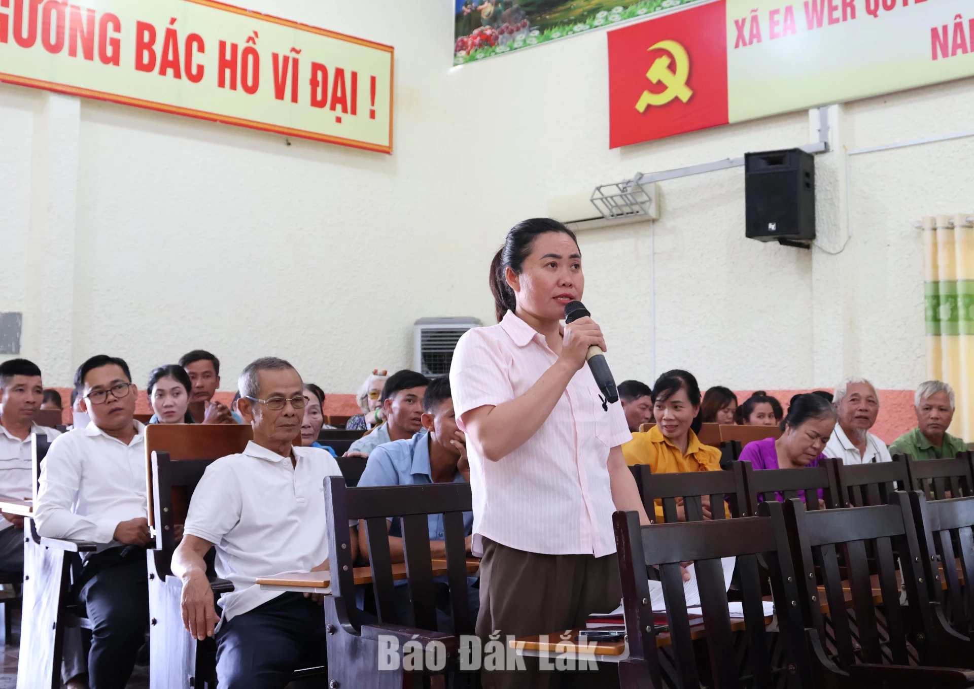 Cử tri ý kiến.