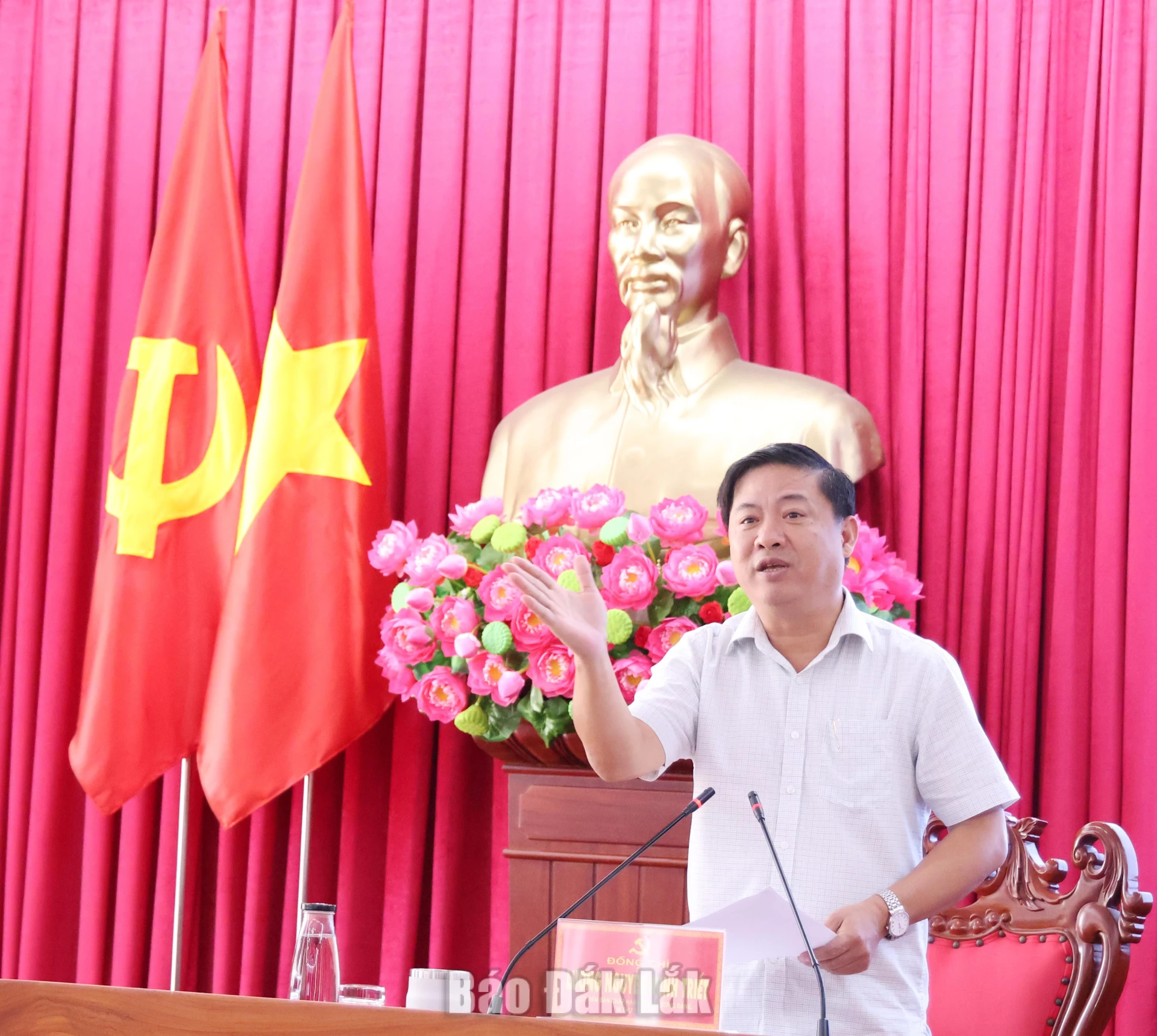 Lương Nguyễn Minh Triết, Ủy viên Trung ương Đảng, Bí thư Tỉnh ủy, Trưởng Đoàn ĐBQH tỉnh kết luật cuộc họp.