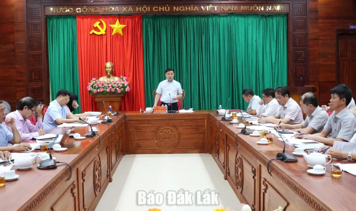 Closely monitoring public investment project