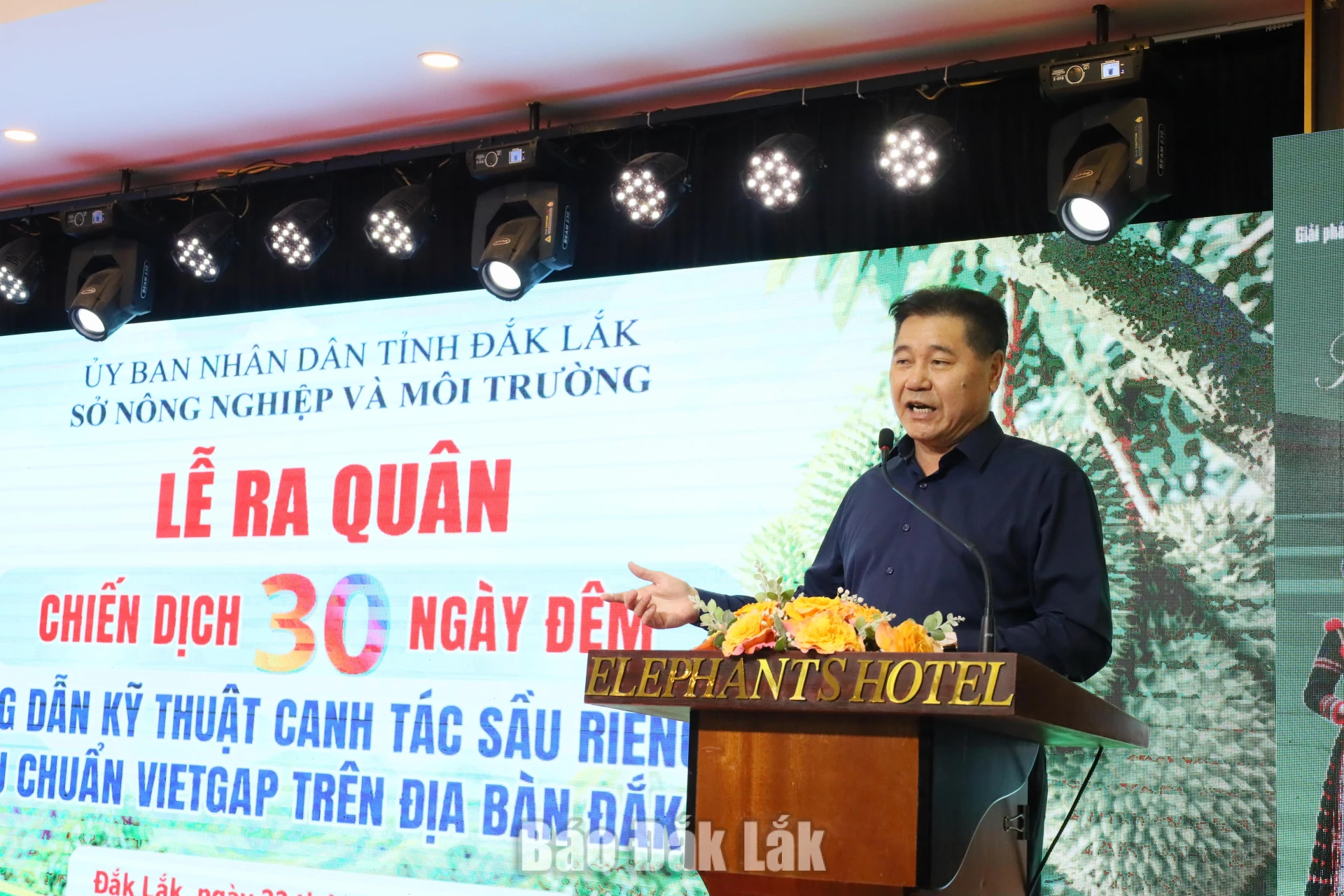 PGS.TS Lê Quốc Thanh, Giám đốc Trung tâm Khuyến nông Quốc gia phát biểu tại lễ ra quân.