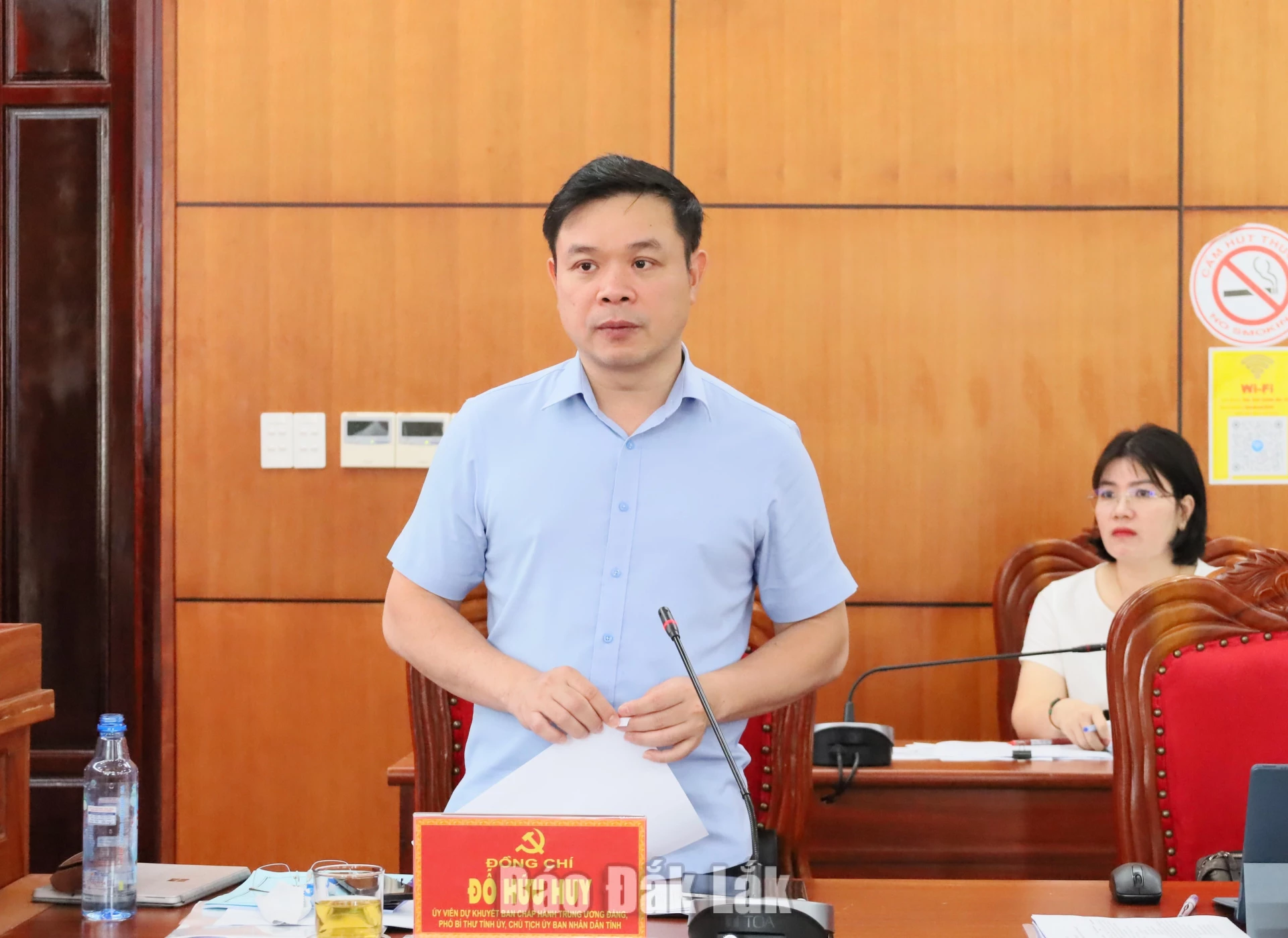 Đồng chí Đỗ Hữu Huy, Ủy viên Dự khuyết Trung ương Đảng, Phó Bí thư Tỉnh ủy, Chủ tịch UBND tỉnh phát biểu ý kiến.