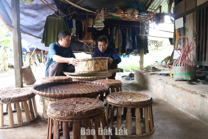 Giữ gìn văn hóa truyền thống nơi vùng biên Ea Bung