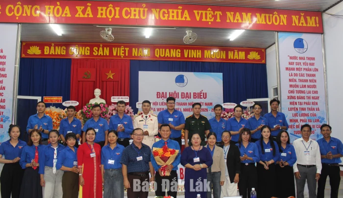 Uỷ ban Hội LHTN Việt Nam xã Ea Wer ra mắt đại hội.