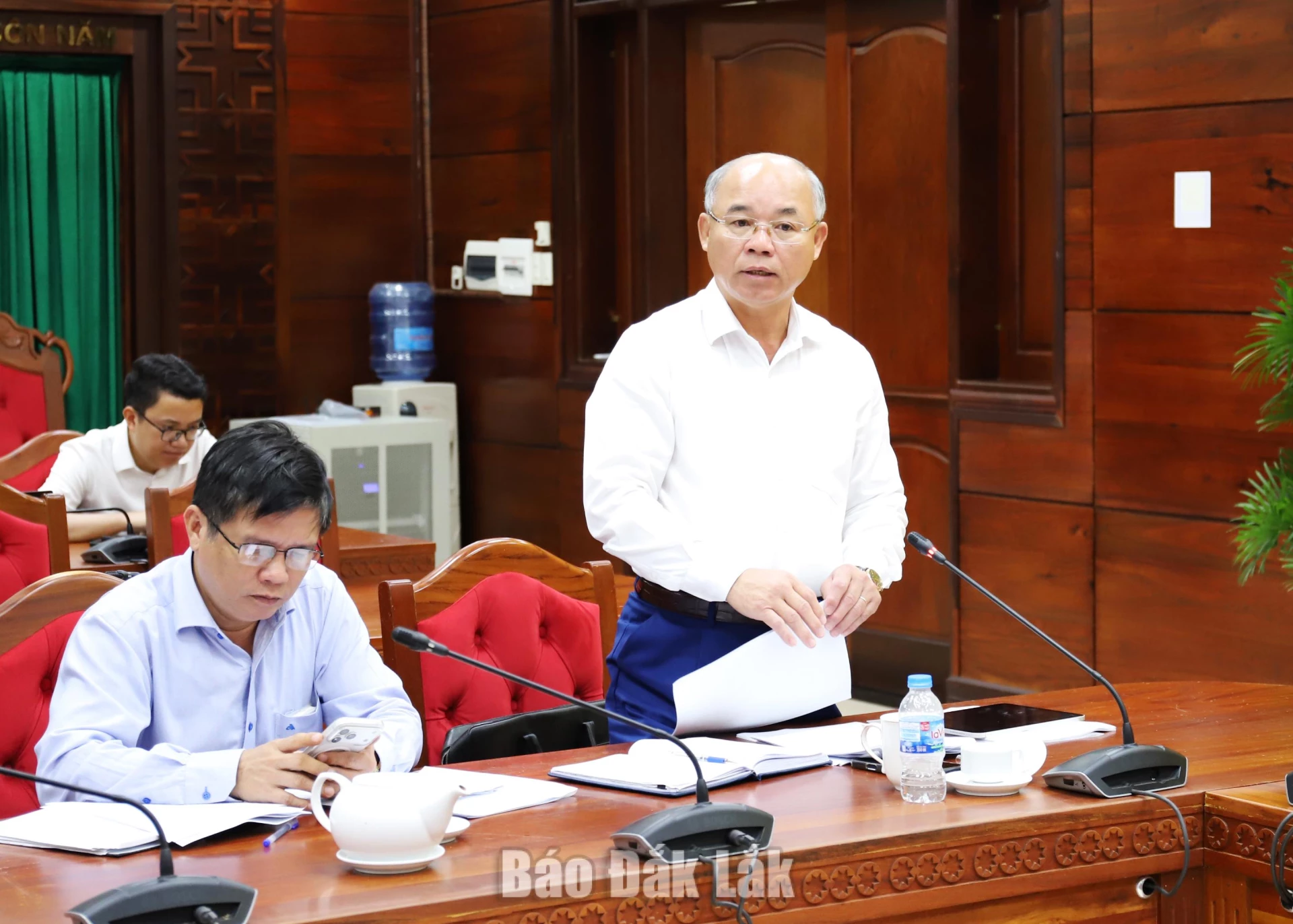 Phó Chủ tịch UBND tỉnh Trương Công Thái phát biểu tại hội nghị