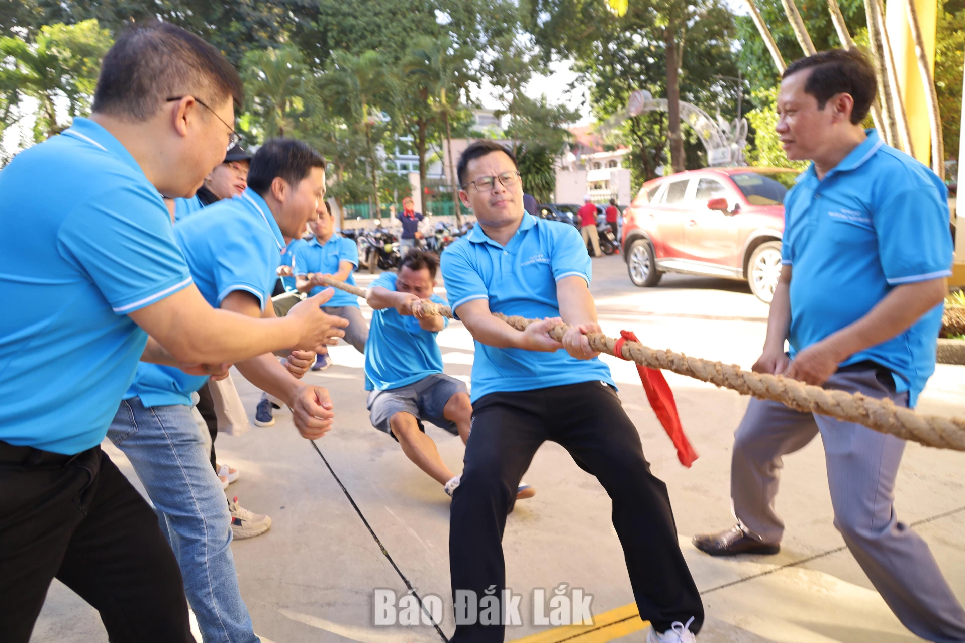 Tổ Công đoàn Phát thanh - Truyền hình đạt giải nhất môn kéo co.