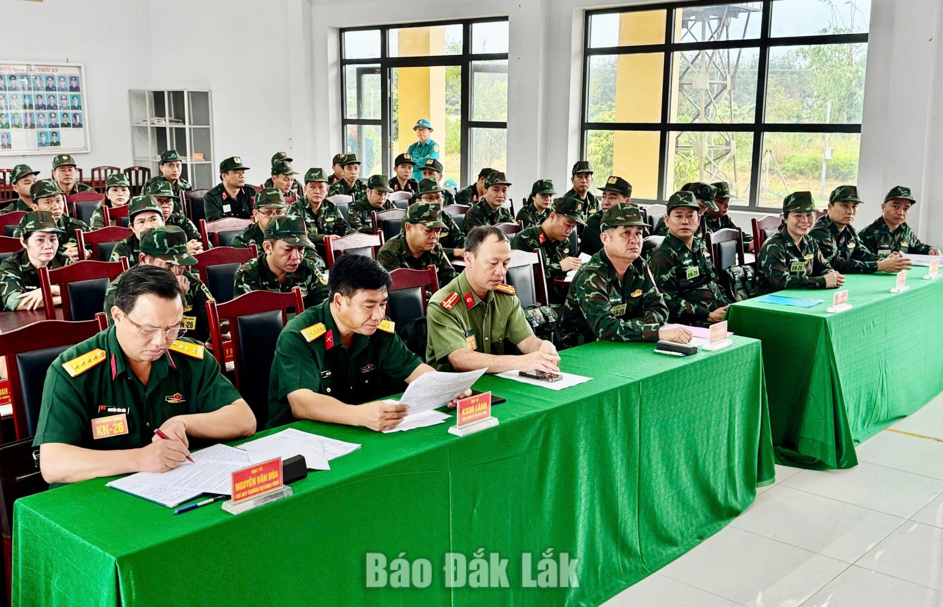 Các đại biểu tham dự Lễ khai mạc.