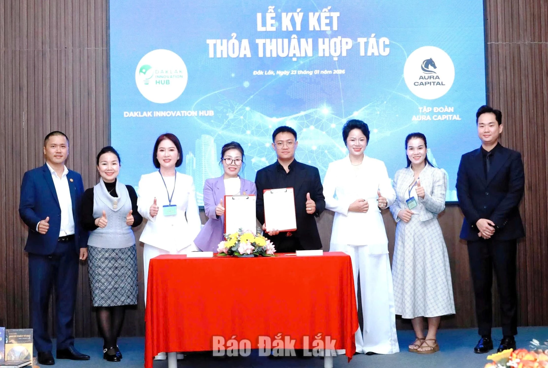 Trung tâm Khởi nghiệp sáng tạo tỉnh Đắk Lắk ký kết thỏa thuận hợp tác đồng hành xây dựng và phát triển Vườn ươm khởi nghiệp với Tập đoàn Aura Capital.