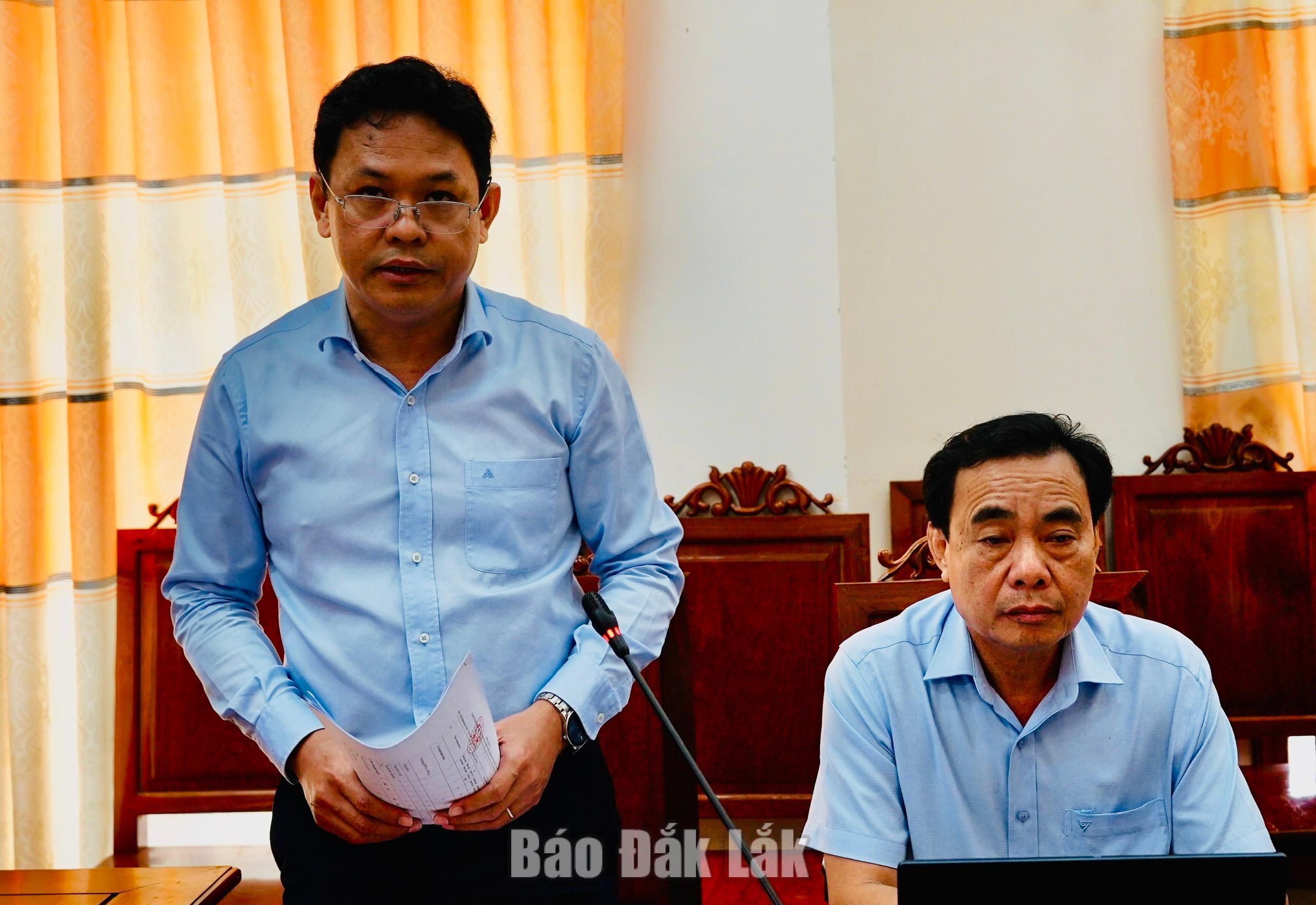 Bí thư Đảng ủy, Chủ tịch HĐND xã Phan Xuân Hạnh thông tin thêm một số nội dung đoàn giám sát quan tâm.