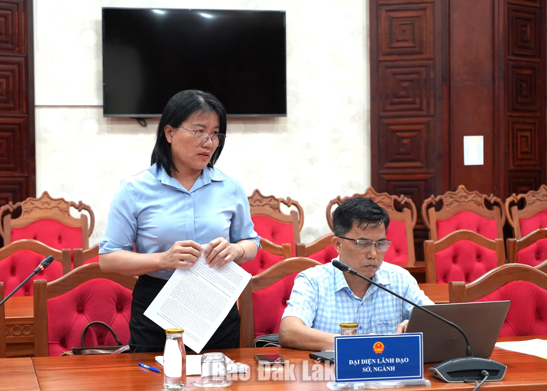 Phó Giám đốc Sở Tư pháp Đào Thị Mỹ Dung đóng góp ý kiến tại hội nghị.