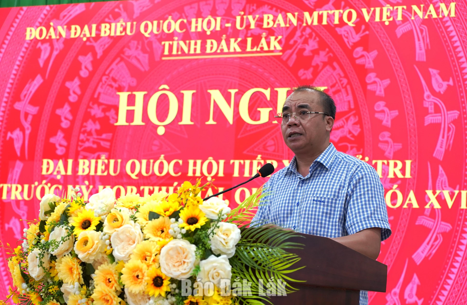 Phó Giám đốc Sở Nội vụ Y Mơ Mlô thông tin về một số nội dung cử tri quan tâm.