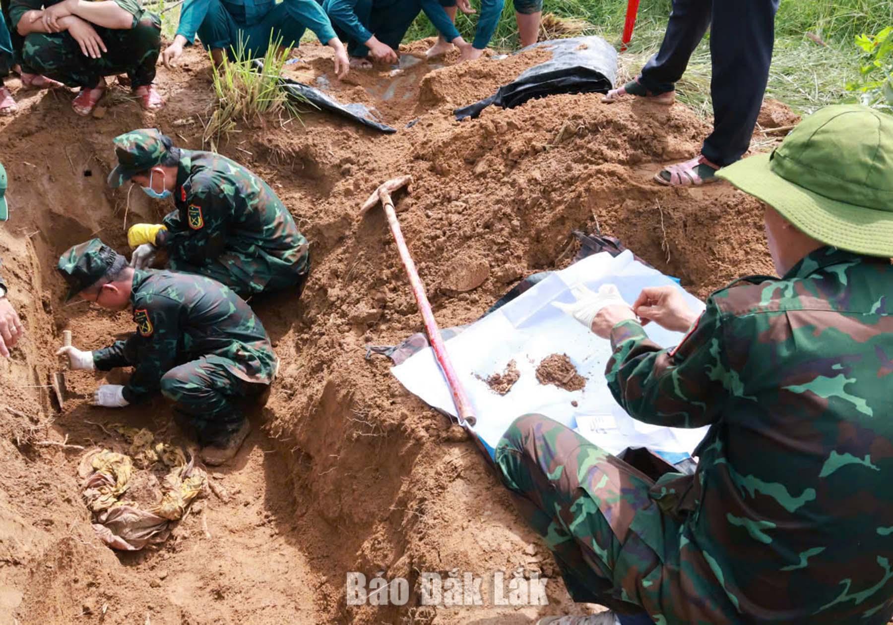 Nhiều di vật được tìm thấy trong quá trình tìm kiếm.