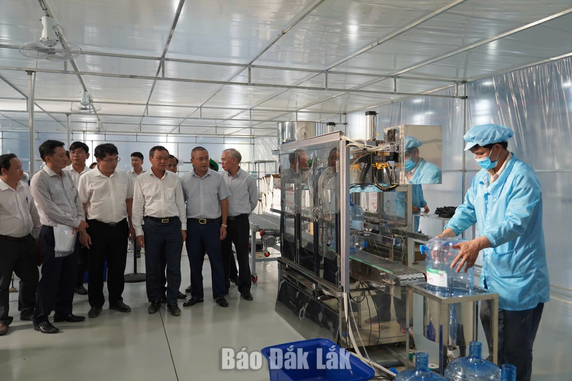 Phó Chủ tịch UBND tỉnh Đào Mỹ kiểm tra các dự án Nhà máy lắp ráp thiết bị điện của Công ty CP Công nghiệp Miền Trung và Nhà máy sản xuất nhựa, bao bì cao cấp của Công ty CP Pjaca Phú Yên. 