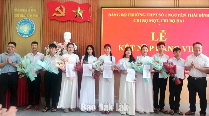 Ea Kar nâng cao hiệu quả công tác phát triển đảng viên