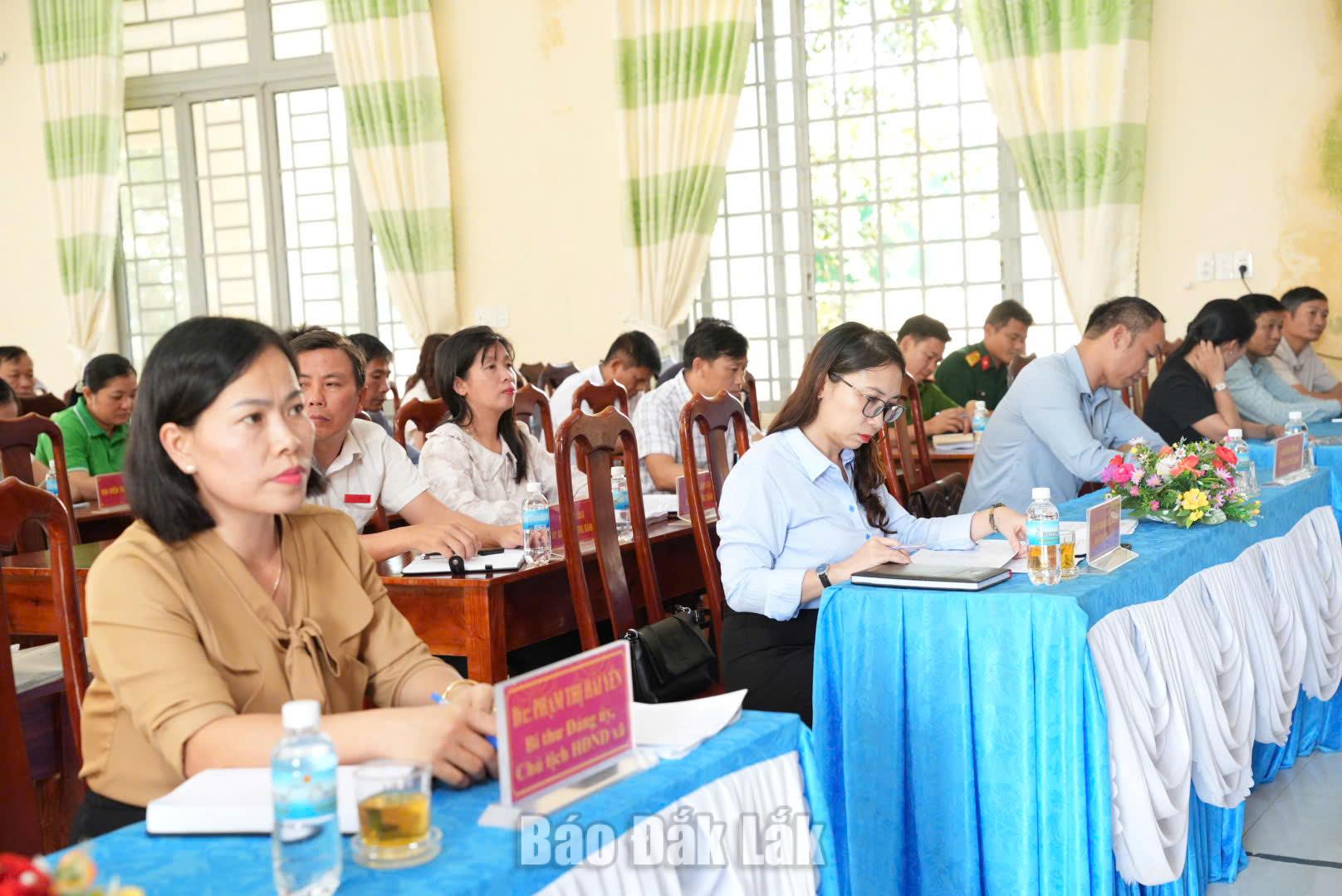 Các đại biểu dự hội nghị.