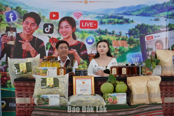 Phú Mỡ phát động hưởng ứng Ngày hội Đổi mới sáng tạo quốc gia và Ngày Chuyển đổi số quốc gia