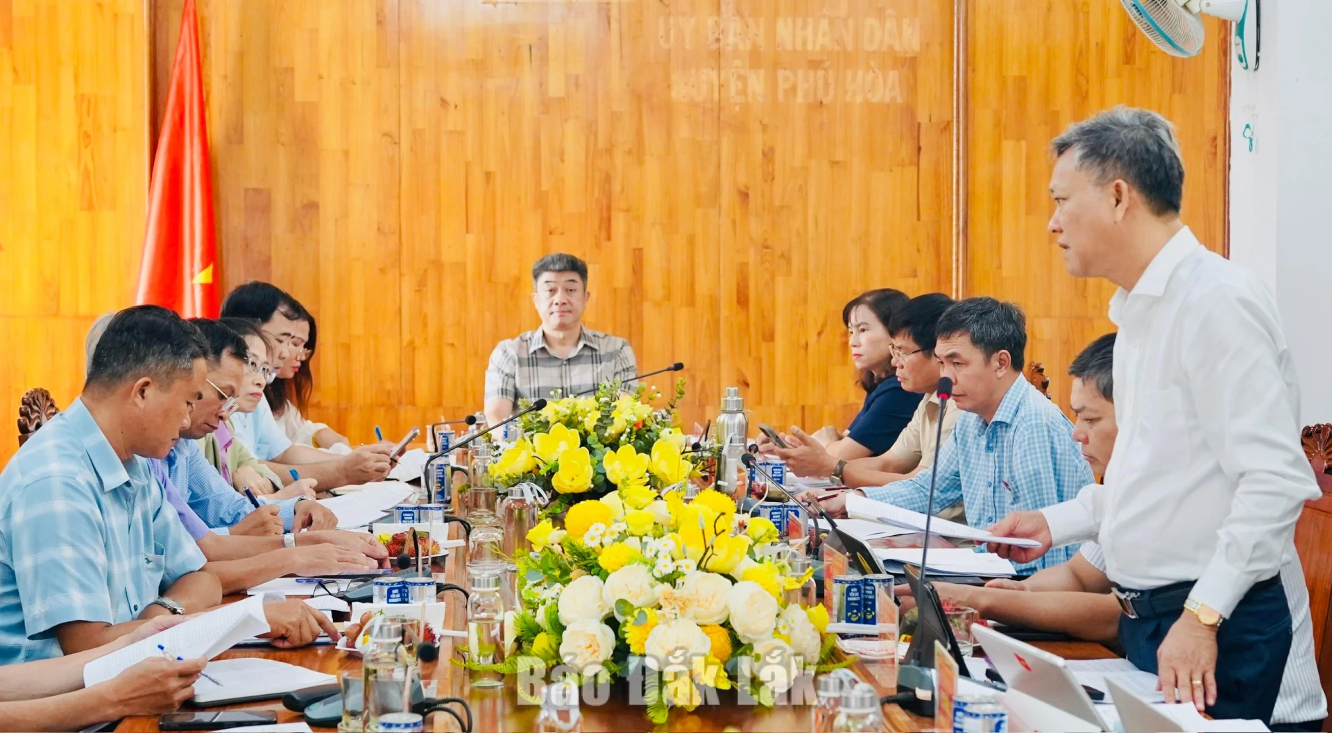 Quang cảnh buổi làm việc.