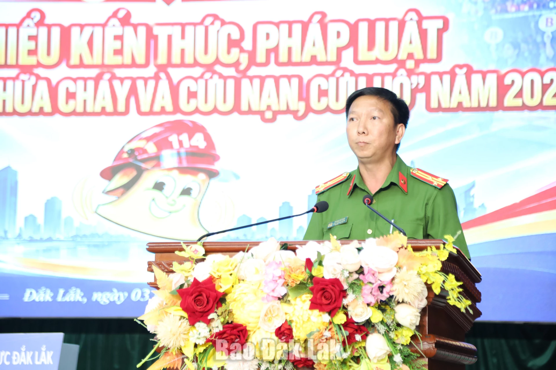 Thượng tá Phùng Việt Đức, Phó Trưởng Phòng Cảnh sát PCCC và CNCH Công an tỉnh phát biểu tại hội thi.