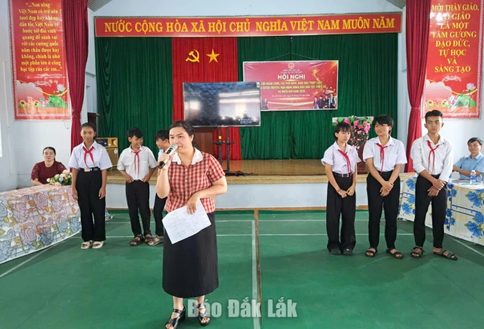Tuyên truyền pháp luật về bình đẳng giới cho học sinh dân tộc nội trú 