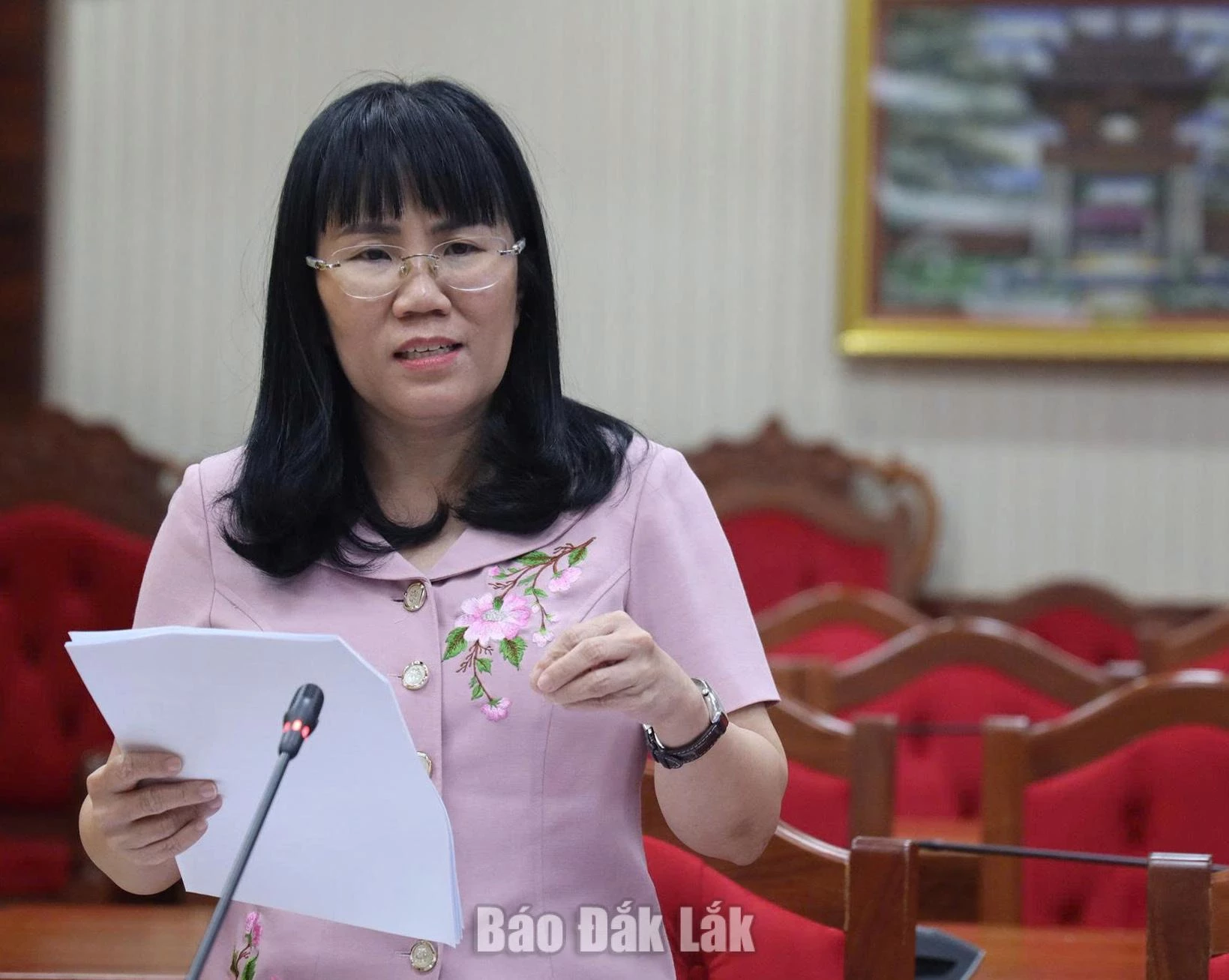 Phó Chủ tịch Thường trực UBND tỉnh Hồ Thị Nguyên Thảo phát biểu tại cuộc họp.