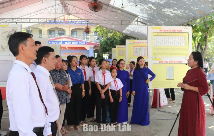 Triển lãm bằng chứng lịch sử, pháp lý về Hoàng sa và Trường Sa của Việt Nam tại xã Hoà Xuân