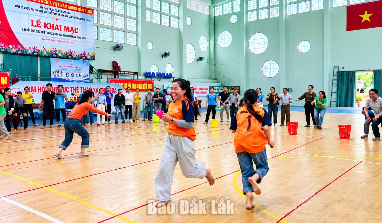 Các hội viên tham gia thi đấu các môn thể thao.
