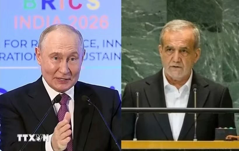 Tổng thống Nga Vladimir Putin (trái) và người đồng cấp Iran Masoud Pezeshkian. Ảnh: TTXVN