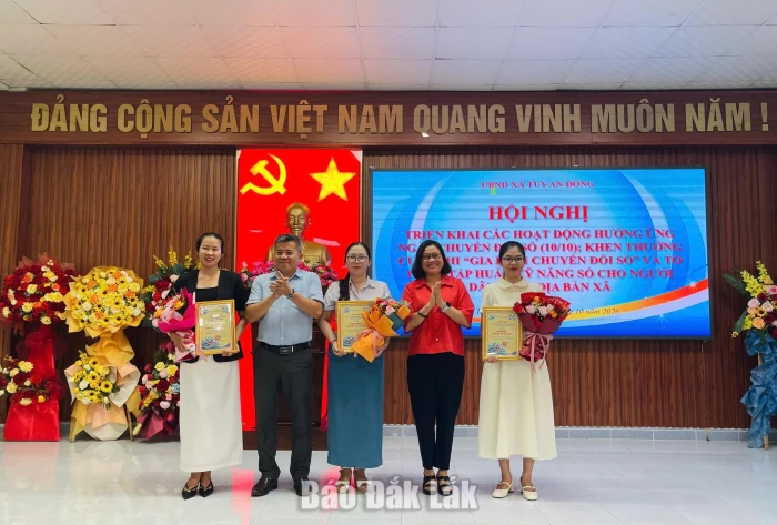 Xã Tuy An Đông: Trao giải cuộc thi “Gia đình chuyển đổi số” năm 2026