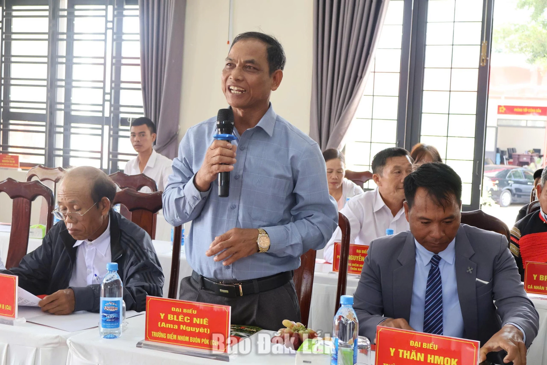 Đại diện người có uy tín phát biểu.