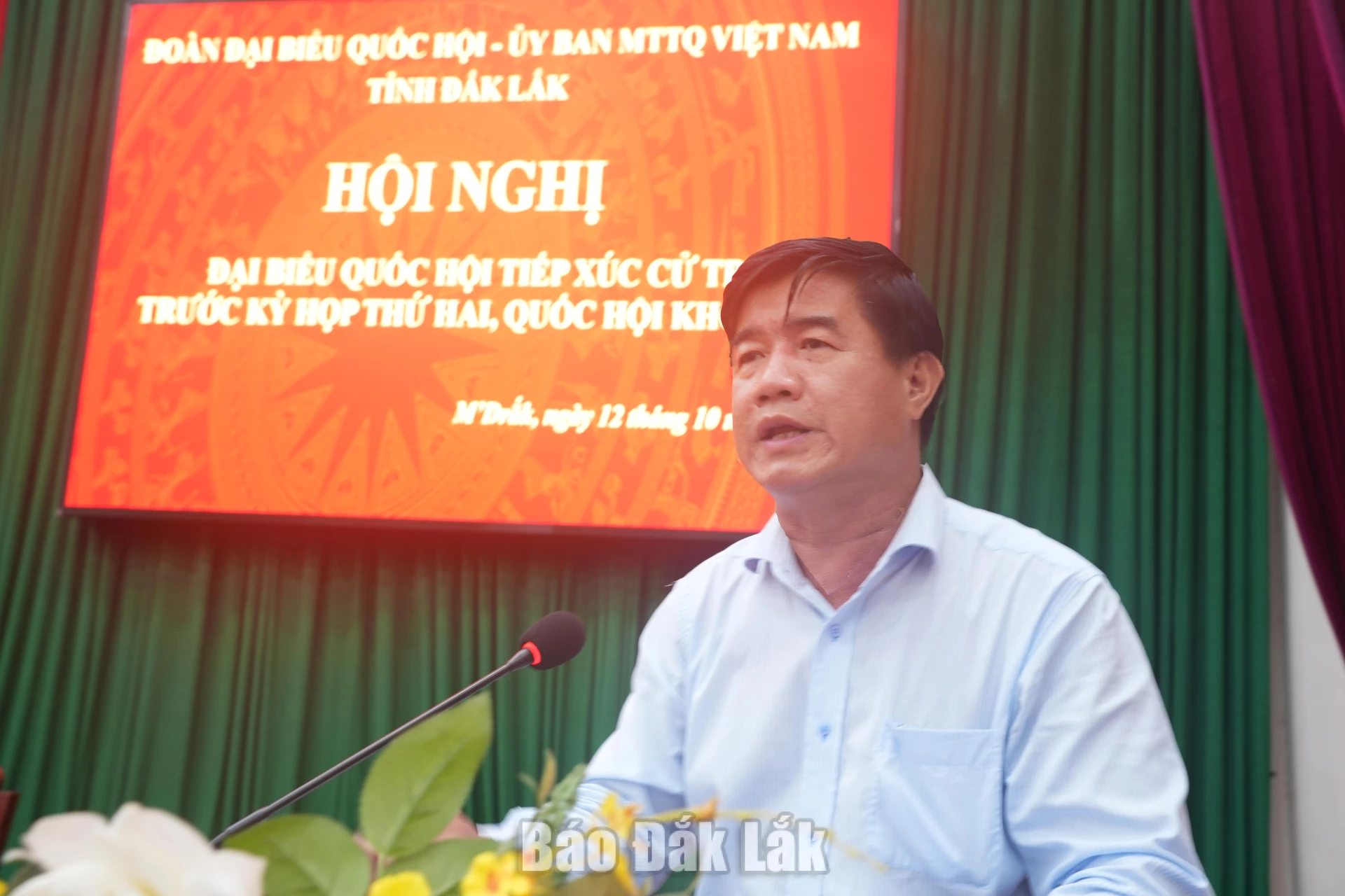 Đồng chí Nguyễn Thiên Văn, Phó Chủ tịch UBND tỉnh phát biểu tại hội nghị.
