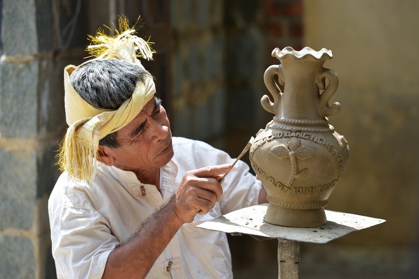 Hồ sơ đề cử Nghệ thuật làm gốm của người Chăm đáp ứng được các tiêu chí để đưa vào Danh sách Di sản văn hóa phi vật thể cần bảo vệ khẩn cấp của UNESCO.