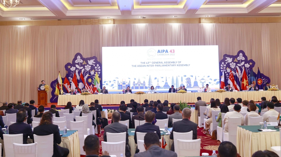 Các phiên họp ủy ban tại AIPA-43 xem xét, thông qua một số nghị quyết