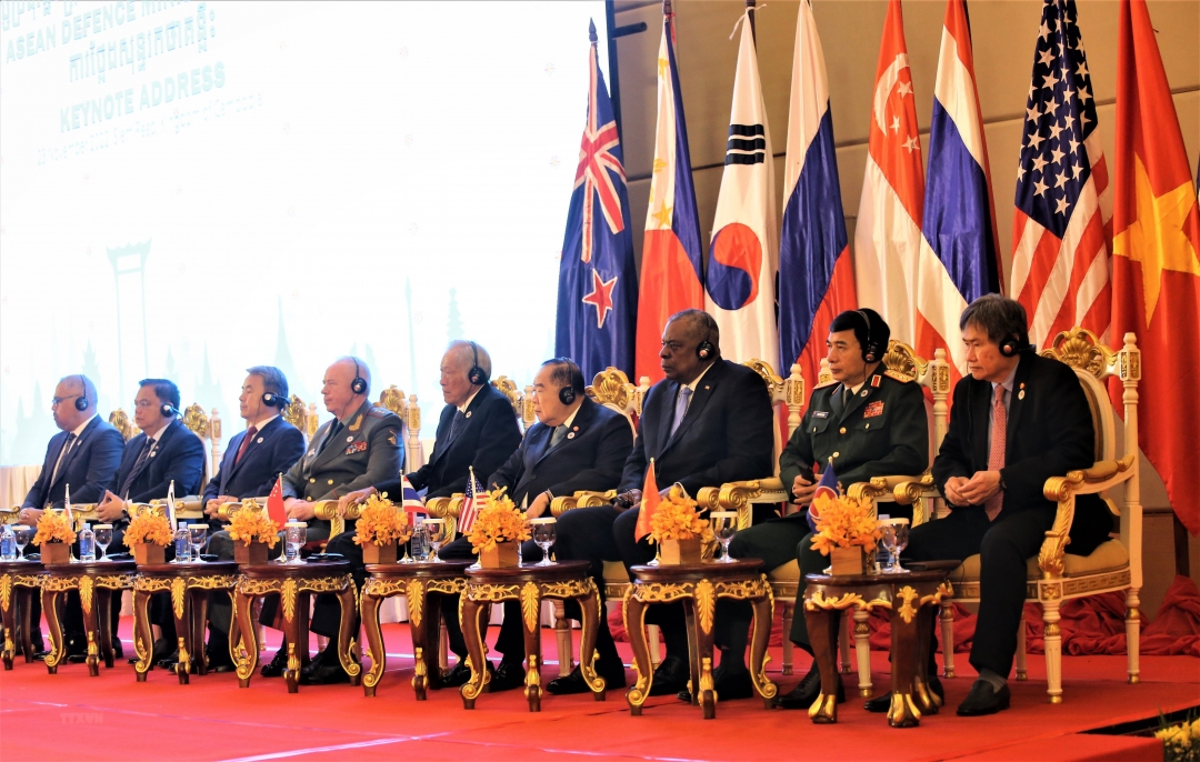 Các đại biểu tham dự Hội nghị Bộ trưởng Quốc phòng các nước ASEAN mở rộng lần thứ 9. (Ảnh: Huỳnh Thảo/TTXVN
