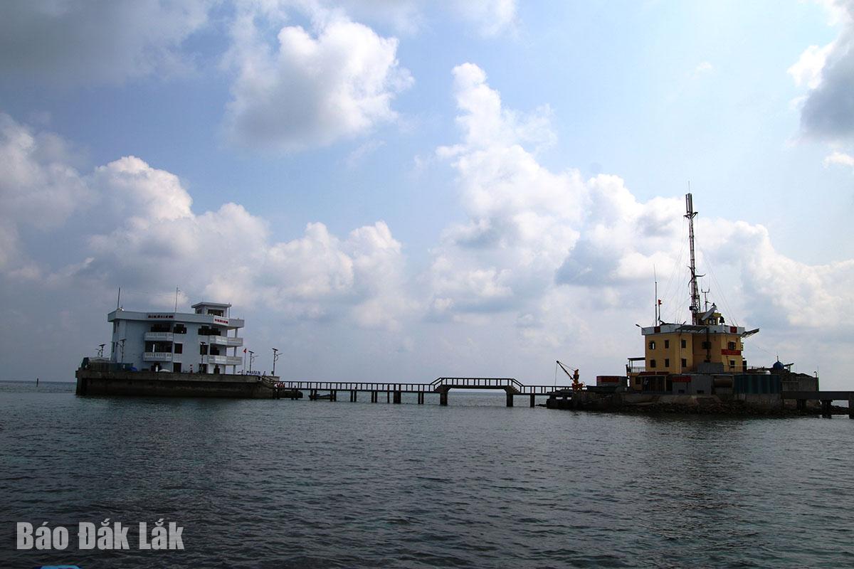 Cựu lính hải quân kể chuyện 
cắm cờ trên đảo Tốc Tan