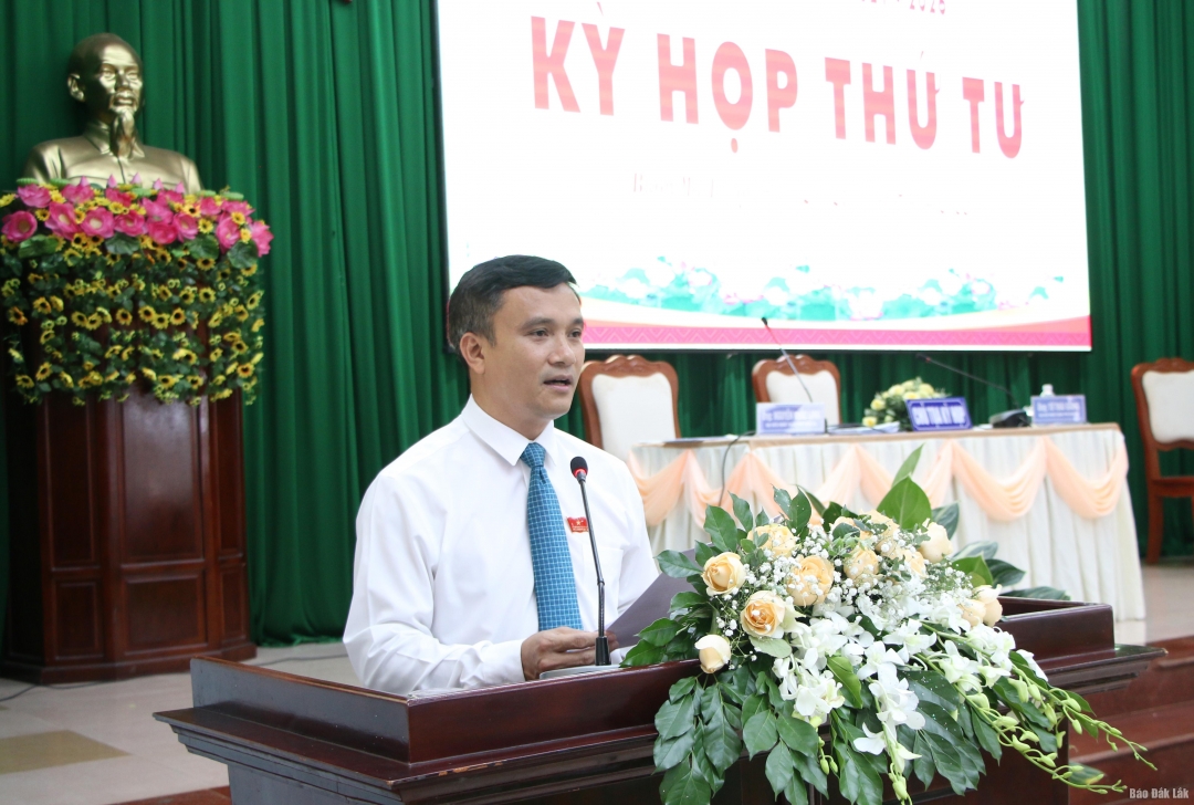 Đồng chí Nguyễn Khắc Long, Phó Chủ tịch HĐND TP. Buôn Ma Thuột phát biểu kết luận kỳ họp