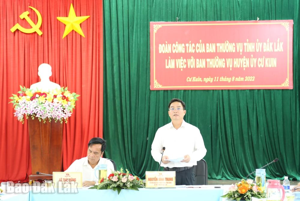 Bí thư Tình ủy Nguyễn Đình Trung phát biểu tại buổi làm việc.