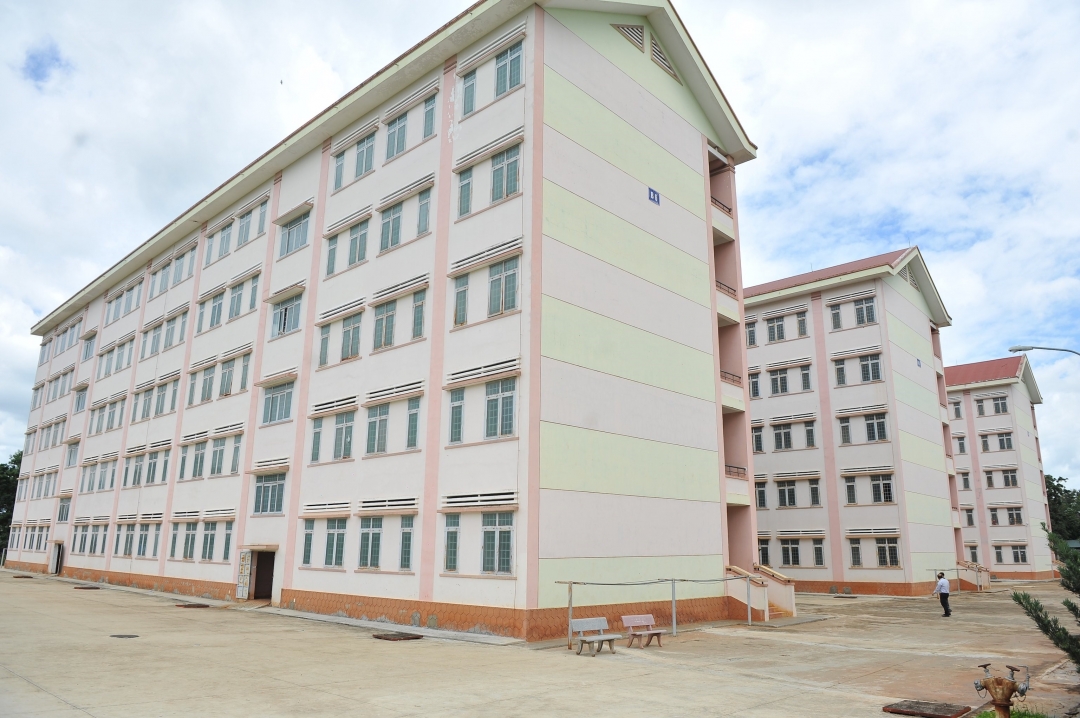 Bệnh viện Dã chiến số 1 điều trị bệnh nhân COVID-19 của tỉnh được trưng dụng từ Ký túc xá Trường Cao đẳng Sư phạm Đắk Lắk.