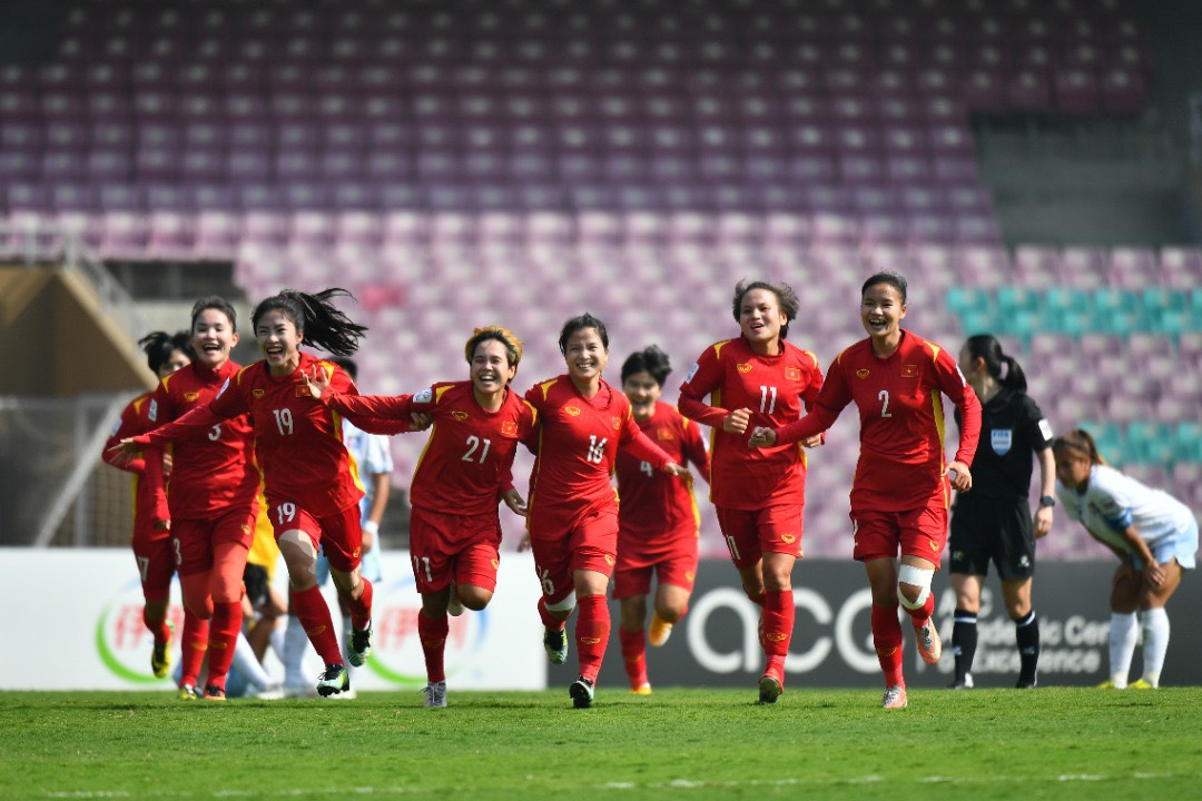 Các cô gái Việt Nam lập kỳ tích vào Woldr Cup. Ảnh APC
