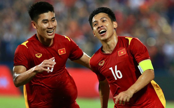 Thủ quân Hùng Dũng có bàn thắng nâng tỷ số 2-0 cho U23 Việt Nam. Ảnh: Hoàng Đức