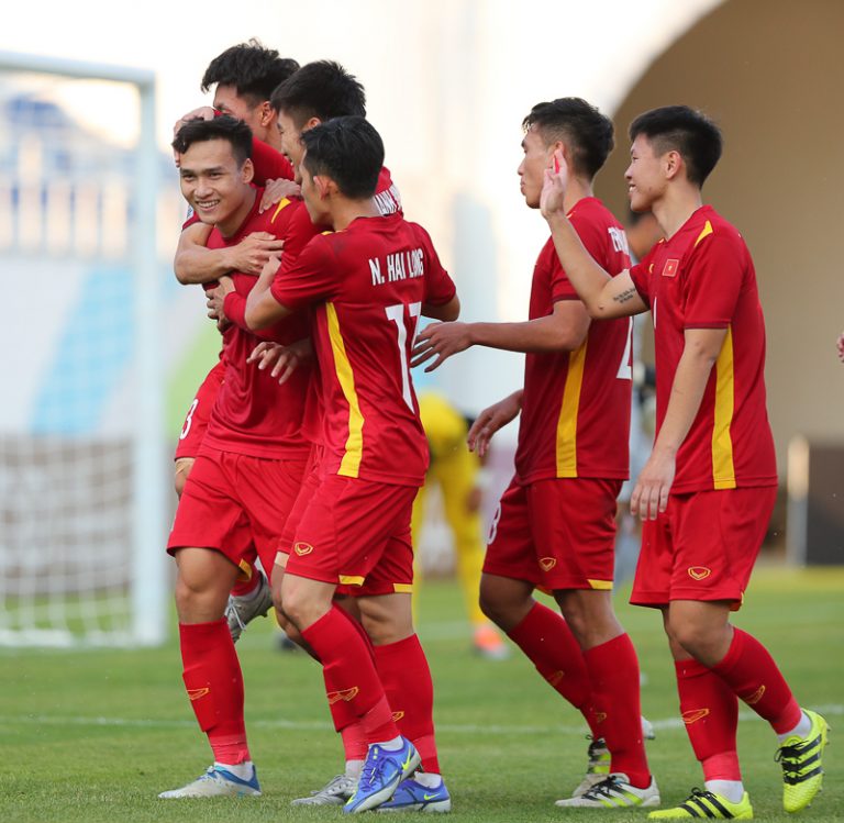 Các cầu thủ U23 Việt Nam sẽ gặp đối thủ mạnh Ả Rập Xê Út tại tứ kết. Ảnh: VFF