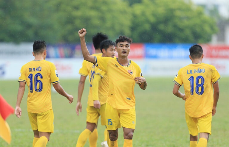 Tiền vệ Đoàn Cao Danh ghi bàn thắng duy nhất, giúp Đắk Lắk có 3 điểm trên sân khách.