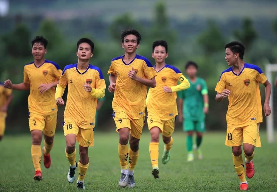 Các cầu thủ U15 Đắk Lắk dừng chân ở vòng bảng.