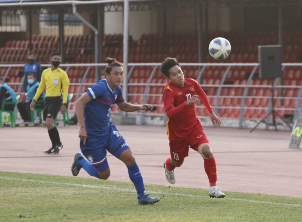 Cầu thủ áo đỏ Việt Nam thi đấu bế tắc trước đối thủ yếu hơn. Ảnh: Internet