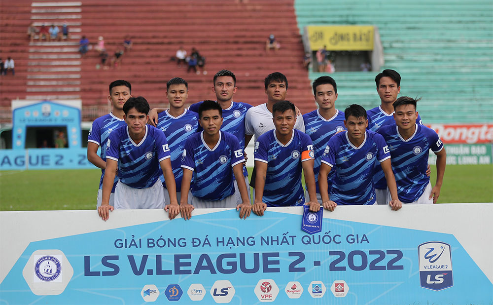 Các cầu thủ Khánh Hòa giành quyền lên chơi tại V.league 1.