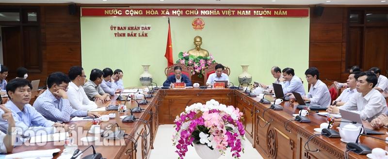 Đại biểu tham dự phiên họp tại điểm cầu Đắk Lắk