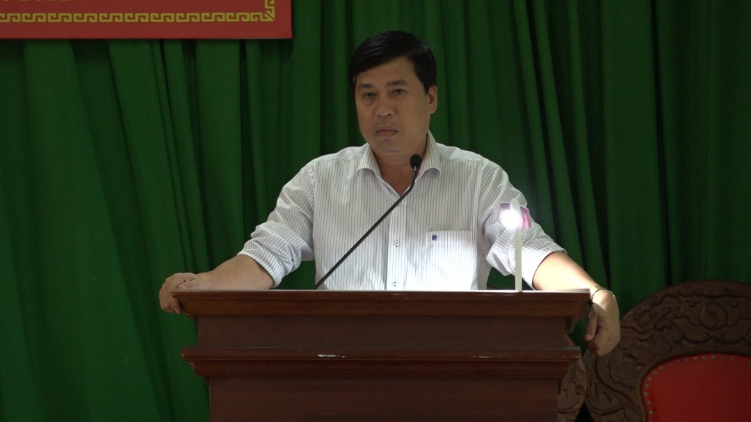 Bí thư Huyện ủy Nguyễn Kinh phát biểu chỉ đạo tại hội nghị