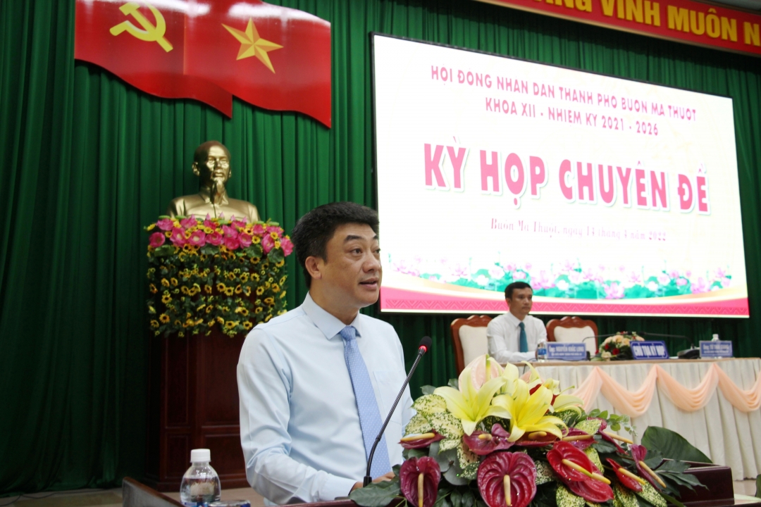 Đồng chí Từ Thái Giang phát biểu tại kỳ họp
