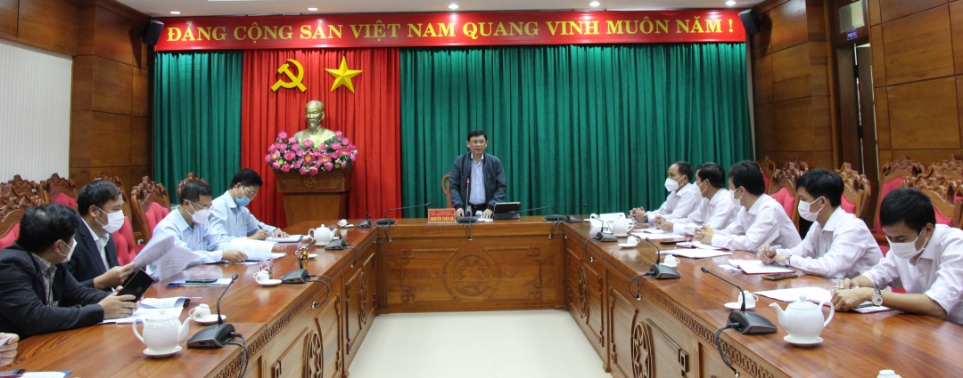 Phó Chủ tịch Thường trực UBND tỉnh Nguyễn Tuấn Hà, Chủ tịch Hội đồng quản lý Quỹ Đầu tư phát triển Đắk Lắk phát biểu tại hội nghị
