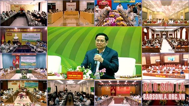 Hội nghị Thủ tướng Chính phủ đối thoại với nông dân năm 2022 được trực tuyến đến 62 điểm cầu trong cả nước. Ảnh: Báo Sơn La