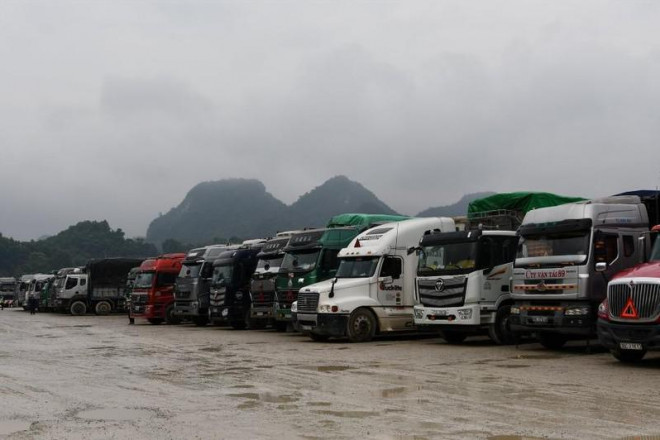 Hơn 4.700 xe đang ùn ứ trên các cửa khẩu ở Lạng Sơn. Ảnh: AH